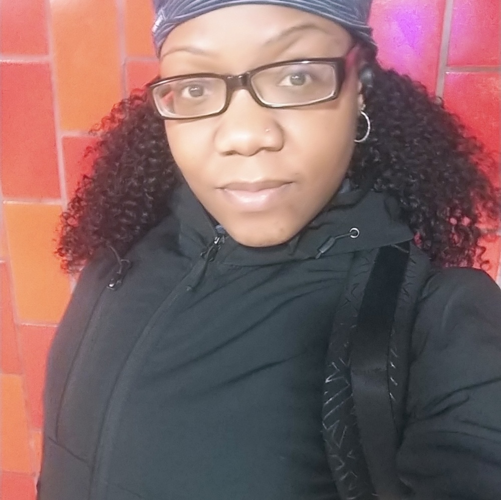 Meet your Posher, Jennique
